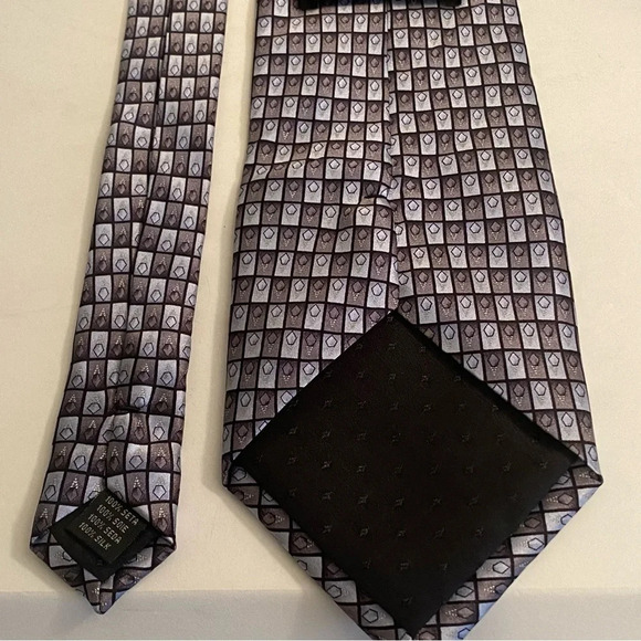 KILBURNE AND FINCH MENS 100% Silk TIE Brown Gray Square Geometric 59” X 4” - Picture 3 of 6